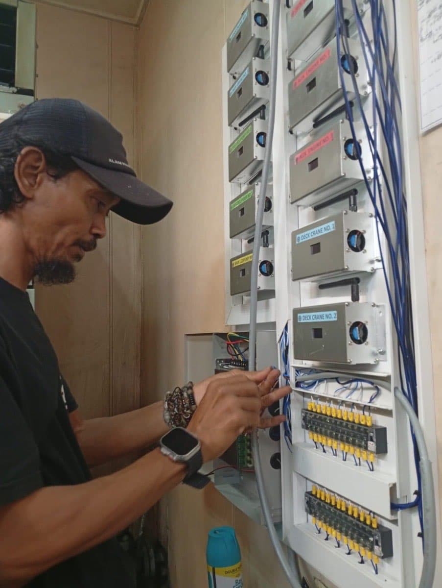 IoT for Machinery Running-Hours Counter screenshot 4